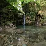 בית הארחה Candalla