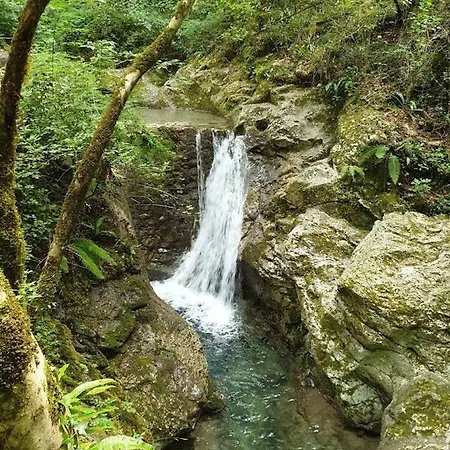 Candalla 招待所 4*