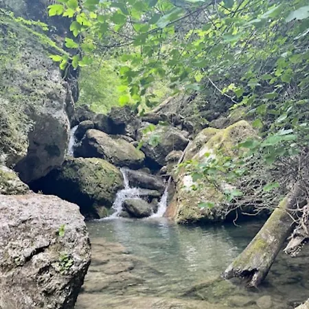 בית הארחה Candalla